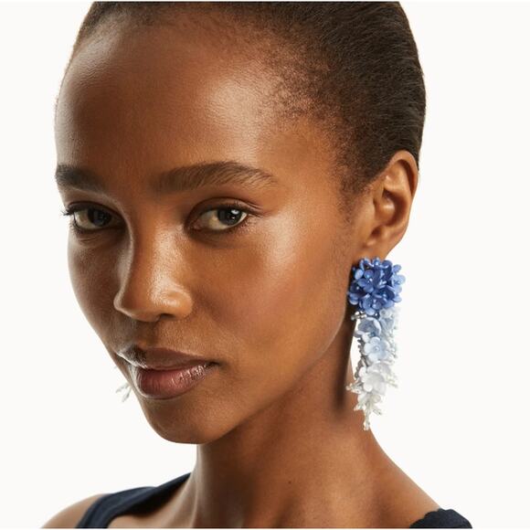 Oscar de la Renta Flower Bouquet Clip-On Earrings - Picture 2 of 5